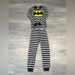 Hanna Andersson Batman Black and Gray Striped Kids Pajama Set Size 6-7